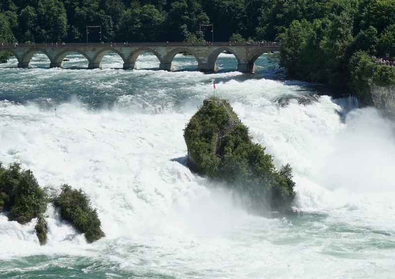 35975 Reisen - Rheinfall bei Schaffhausen Puzzle