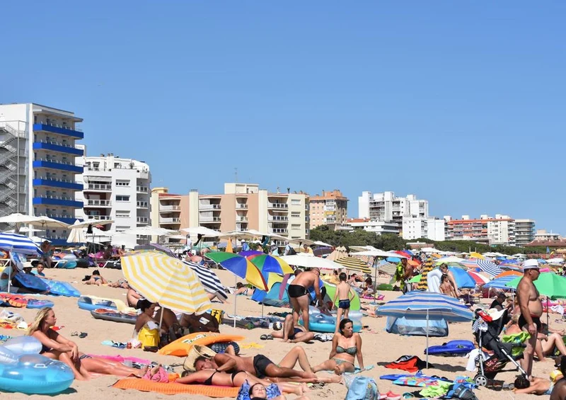 17751 Menschen - Am Strand Puzzle