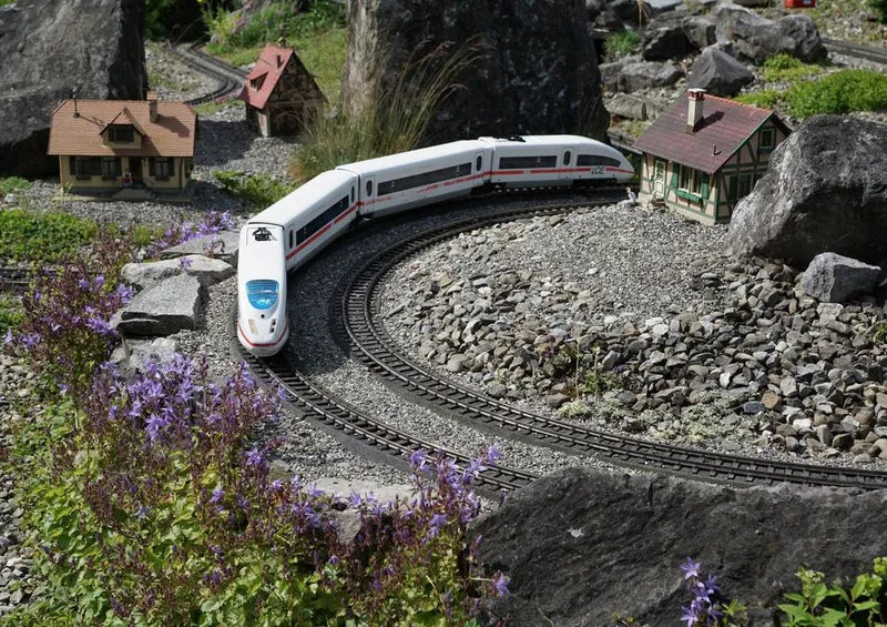 17670 Natur - Garten-Bahn Puzzle