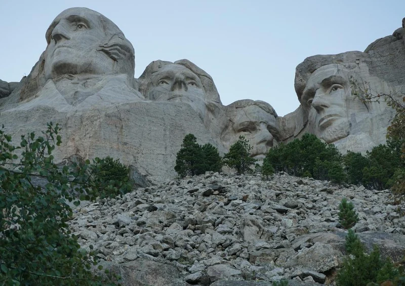 24710 Orte - Mount Rushmore Puzzle