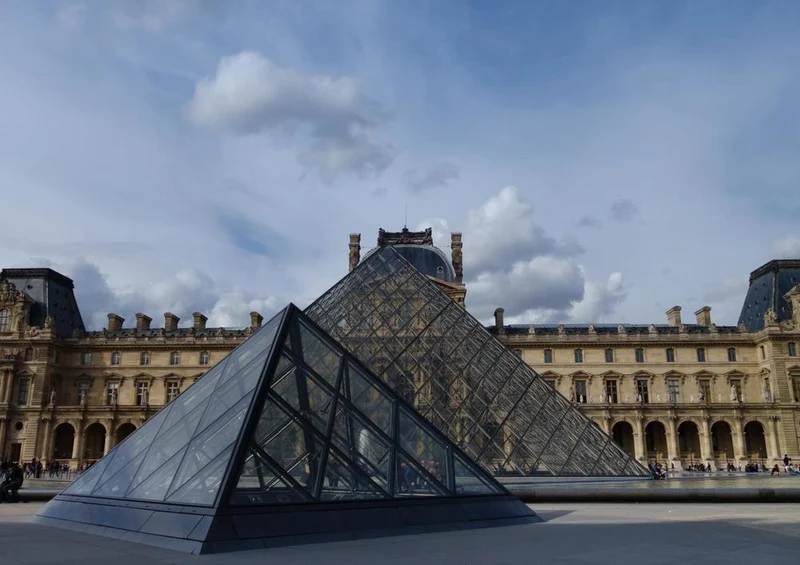 18461 Reisen - Louvre Puzzle