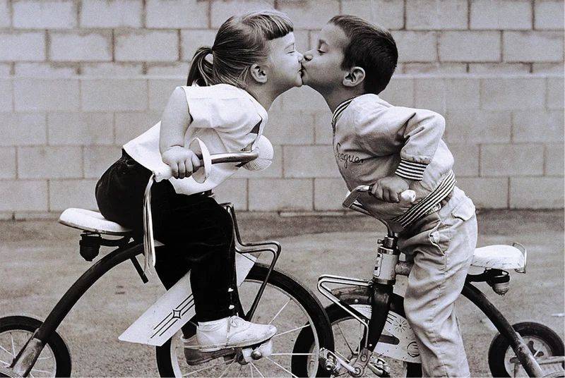 Tricycle Kiss