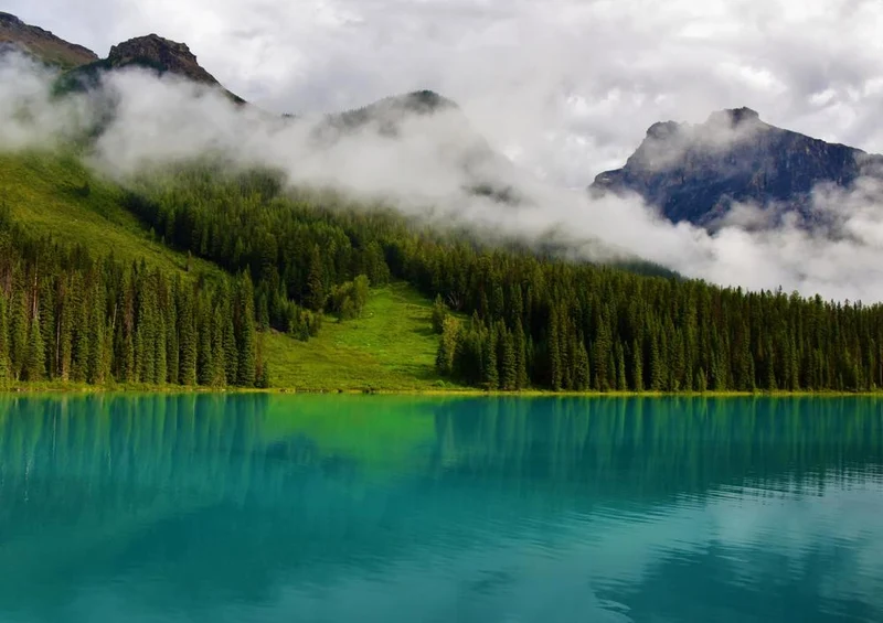 20733 Natur - Bergsee mit Wolken Puzzle