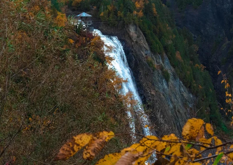 20723 Natur - Wasserfall in Kanada Puzzle