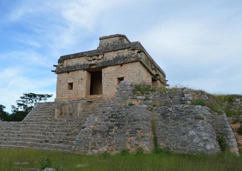 18088 Gebäude - Maya-Pyramide Puzzle