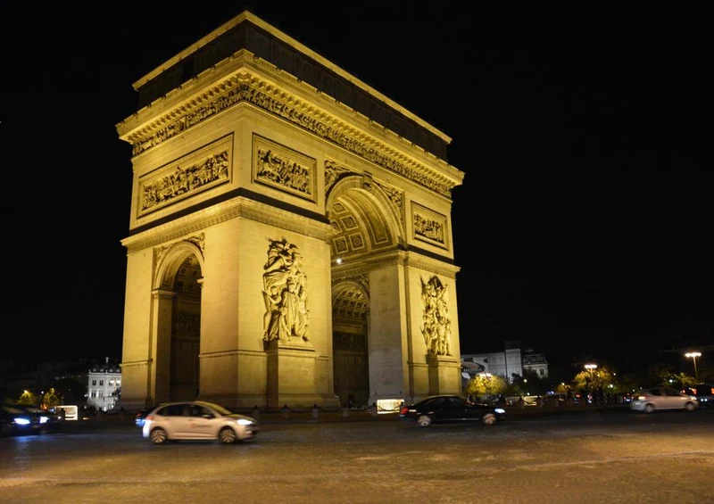 18216 Gebäude - Champs Elysses Puzzle